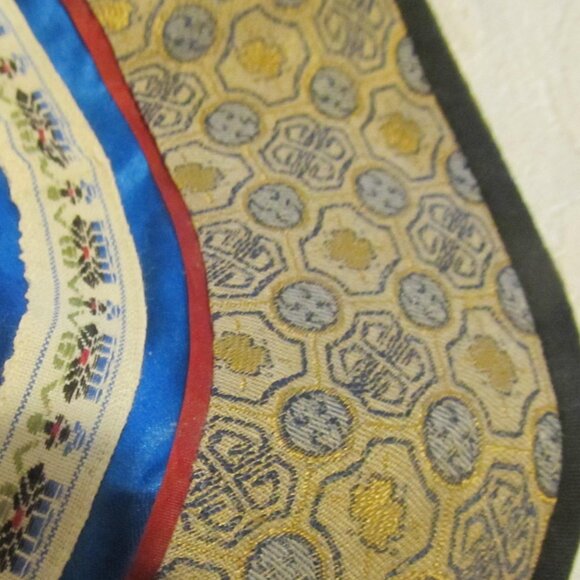 Antique Round 10-inch Chinese Silken Art - Picture 4 of 9